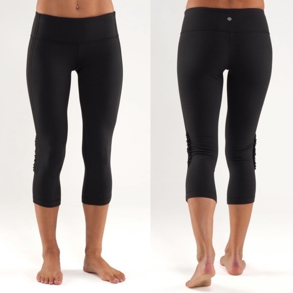 Lululemon Wunder Under Yoga Crop*Ruffle Black 8 - Picture 1 of 7
